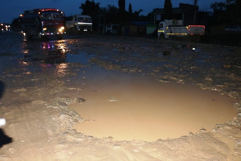 सडक सकस ! (फोटो फिचर)